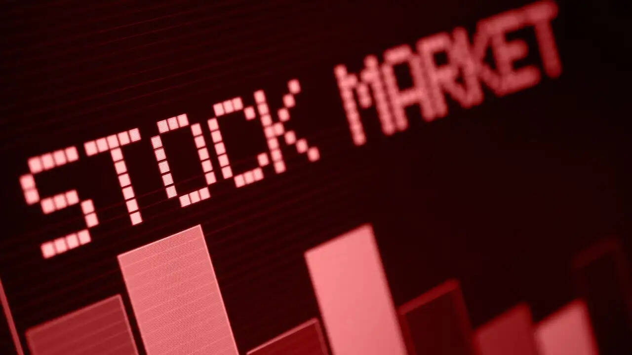 Stock Market Update:&nbsp;सेंसेक्स 400 अंक चढ़ा, निफ्टी में 100 अंकों का उछाल, FMCG और IT शेयरों में खरीदारी