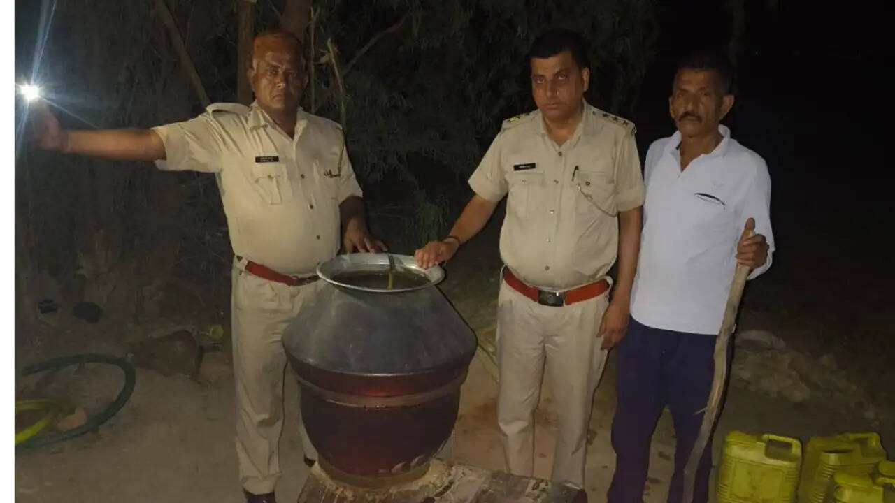 विशेष निरोधात्मक अभियान: राजस्थान में 1 लाख 59 हजार 96 लीटर वाॅश नष्ट, आबकारी निरोधक दलों की गश्त